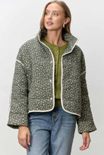 Load image into Gallery viewer, Floral Print Quilted Jacket