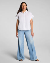 Load image into Gallery viewer, SPANX Lightweight Wide Leg Jeans - Seaside Blue