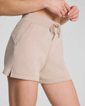 Load image into Gallery viewer, SPANX Airessentials 5" Short