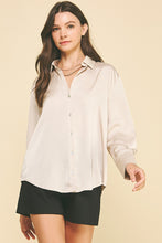 Load image into Gallery viewer, Button Down Woven Shirts