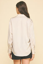 Load image into Gallery viewer, Button Down Woven Shirts