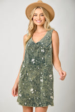 Load image into Gallery viewer, Embroidered Wash Shift Dress