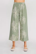 Load image into Gallery viewer, Floral Embroidered Soft Linen Cropped Pant