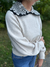Load image into Gallery viewer, Collared Detailed Knit Top