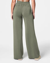 Load image into Gallery viewer, SPANX AirEssentials Wide Leg Pant