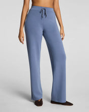Load image into Gallery viewer, SPANX Airessentials Straight Leg Pant