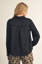 Load image into Gallery viewer, Scallop Trim Button Down Top
