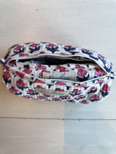 Load image into Gallery viewer, Quilted Toiletry Set