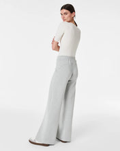 Load image into Gallery viewer, SPANX AirEssentials Wide Leg Pant