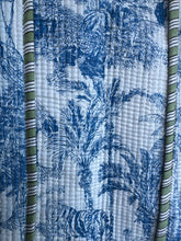 Load image into Gallery viewer, Quilted Toiletry Set