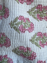 Load image into Gallery viewer, Quilted Toiletry Set