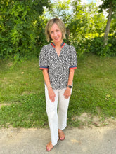 Load image into Gallery viewer, Short Sleeve Print V Neck Top