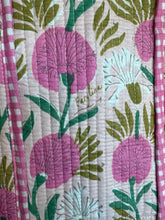 Load image into Gallery viewer, Quilted Toiletry Set