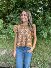 Load image into Gallery viewer, Flutter Sleeve Suede Embroidery Detail Top