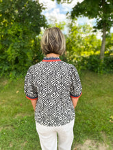 Load image into Gallery viewer, Short Sleeve Print V Neck Top