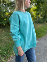 Load image into Gallery viewer, Acid Wash Hi-Low Hem Pullover