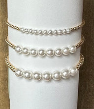 Load image into Gallery viewer, Classic Gold Bliss Bead Bracelet - Pearl