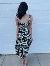 Load image into Gallery viewer, Black and White Print Maxi Dress