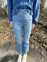 Load image into Gallery viewer, SPANX Kick Flare - Stonewashed Blue