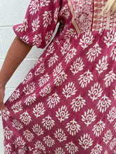 Load image into Gallery viewer, Rose Block Print Midi Dress