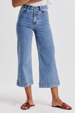 Load image into Gallery viewer, Audrey Super High Rise Cropped Wide Leg Jeans - Sheridan