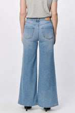 Load image into Gallery viewer, Fiona High Rise Wide Leg Jeans - Creekside