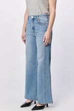 Load image into Gallery viewer, Fiona High Rise Wide Leg Jeans - Creekside