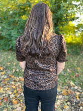 Load image into Gallery viewer, Short Sleeve Cheetah Print Top