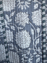 Load image into Gallery viewer, Quilted Toiletry Set