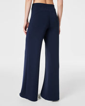 Load image into Gallery viewer, SPANX AirEssentials Wide Leg Pant