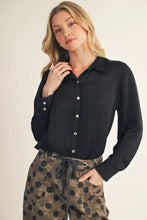 Load image into Gallery viewer, Scallop Trim Button Down Top