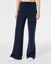 Load image into Gallery viewer, SPANX AirEssentials Wide Leg Pant