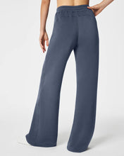 Load image into Gallery viewer, SPANX AirEssentials Wide Leg Pant