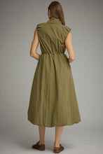 Load image into Gallery viewer, Solid Sleeveless Midi Dress with Front Zip
