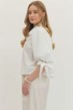 Load image into Gallery viewer, Solid 3/4 Sleeve Scallop Trim Button Down