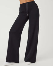 Load image into Gallery viewer, SPANX AirEssentials Wide Leg Pant