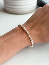 Load image into Gallery viewer, Classic Grateful Pattern 4mm Bead Bracelet - Pearl