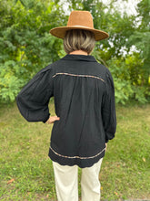 Load image into Gallery viewer, Linen Scallop Hem Blouse
