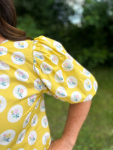 Load image into Gallery viewer, Yellow Floral Print Blouse Top
