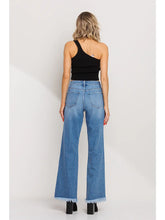 Load image into Gallery viewer, High Rise Wide Leg Frayed Hem Jeans
