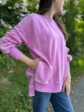 Load image into Gallery viewer, Acid Wash Hi-Low Hem Pullover

