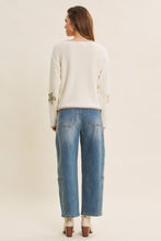 Load image into Gallery viewer, Floral Applique Oversized Sweater
