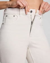 Load image into Gallery viewer, SPANX 90s Straight Leg Jeans - Alabaster
