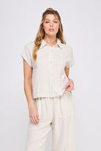 Load image into Gallery viewer, Ribbon Embroidered Soft Linen Button Up

