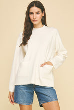 Load image into Gallery viewer, Soft Yarn Knit Sweater with Front Pockets

