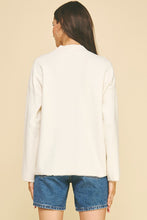 Load image into Gallery viewer, Soft Yarn Knit Sweater with Front Pockets
