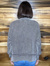 Load image into Gallery viewer, Washed Oversized Cropped Sweater
