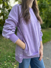 Load image into Gallery viewer, Acid Wash Hi-Low Hem Pullover
