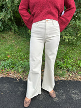 Load image into Gallery viewer, Fiona Super High Rise Wide Leg Jeans - Wheat
