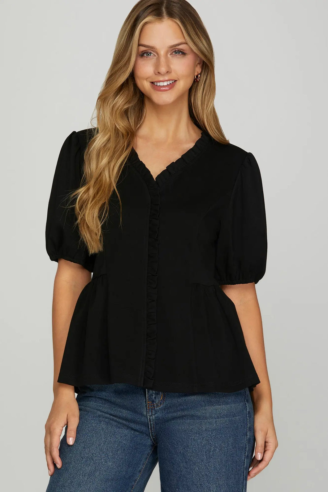 Short Sleeve Ruffled Neck Knit Top